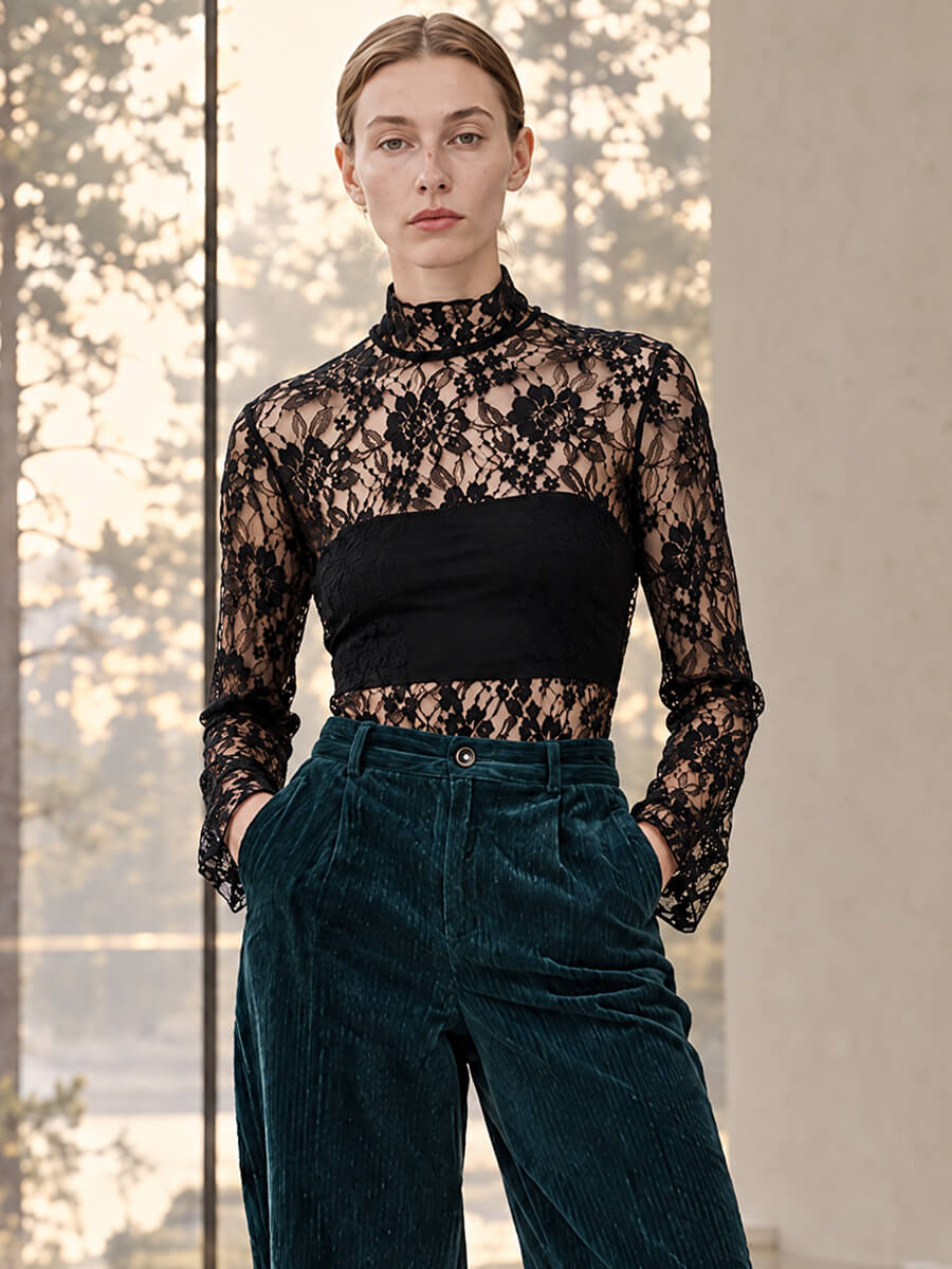 BAUM UND PFERDGARTEN
Meena Shirt - Black
