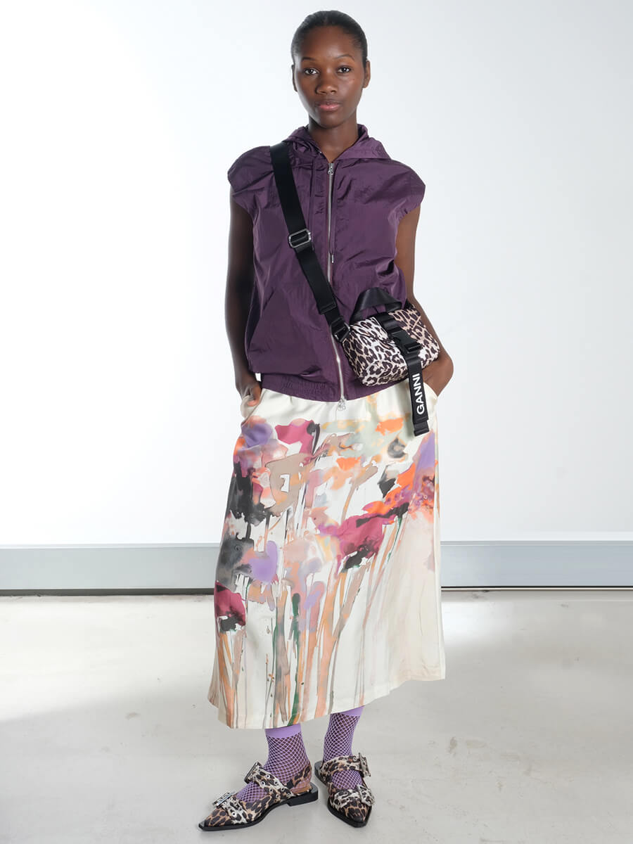 Baum und Pferdgarten - Becky Waistcoat Munthe - Aruma Skirt - Sand