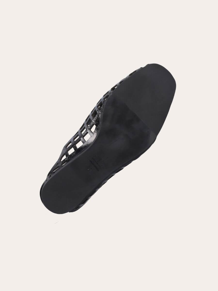 Billi Bi Lattice Sandal - Black under sole - flat sole with minimal grip