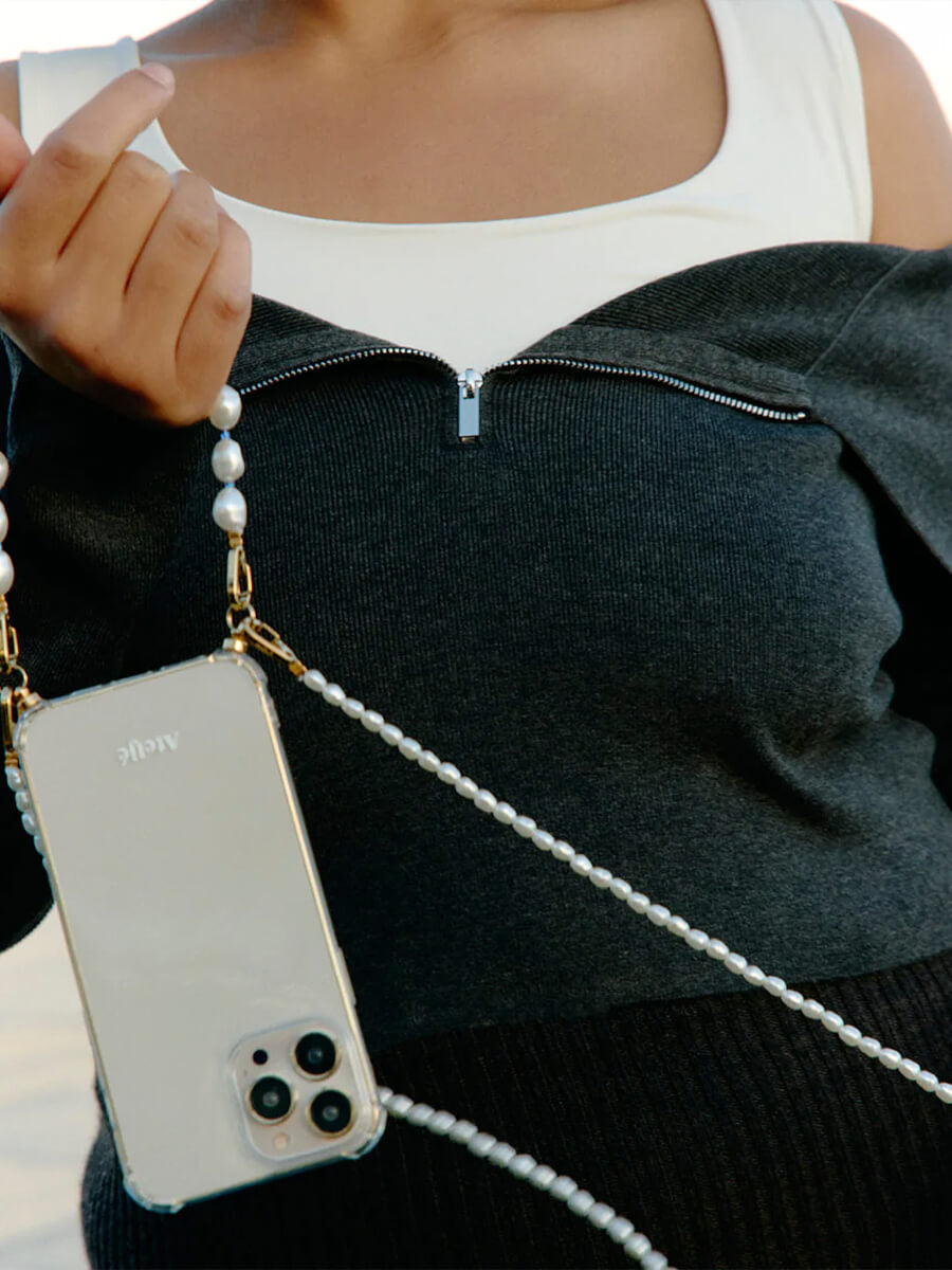 ATELJÉ
Extra Long Phone Cord - Pearl Drop