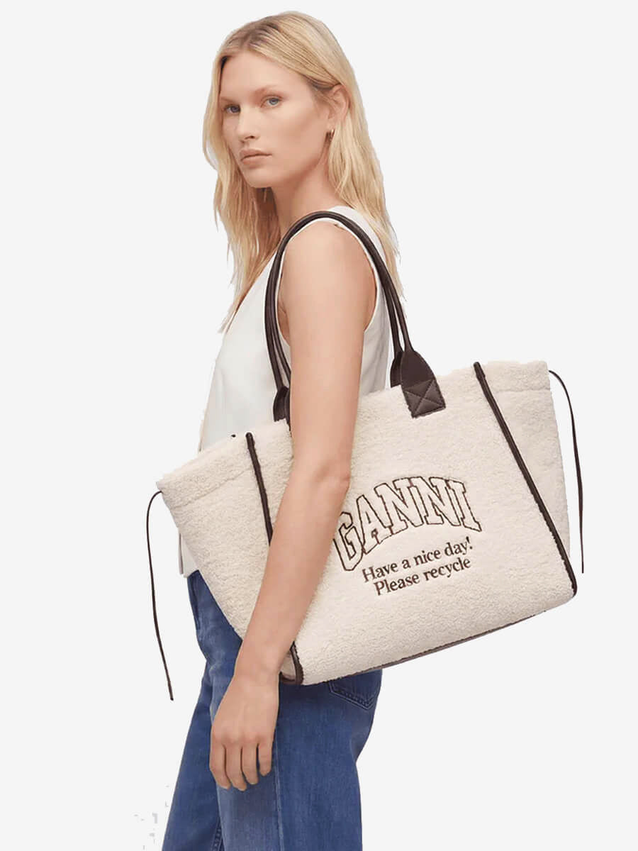 GANNI
Shearling XXL Tote Bag