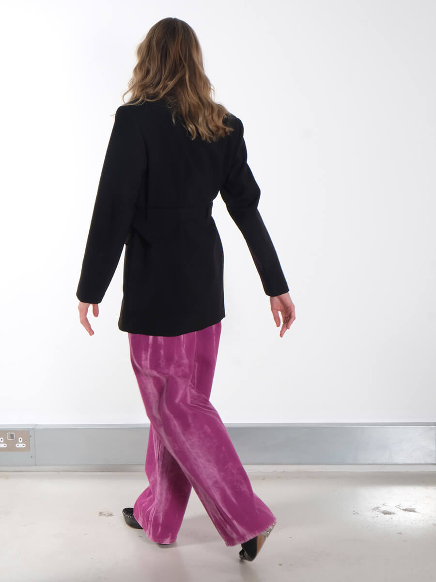 Ganni - Black Bonded Crepe Blazer
Ganni - Overdyed Heavy Denim Marri Jeans – Boysenberry
