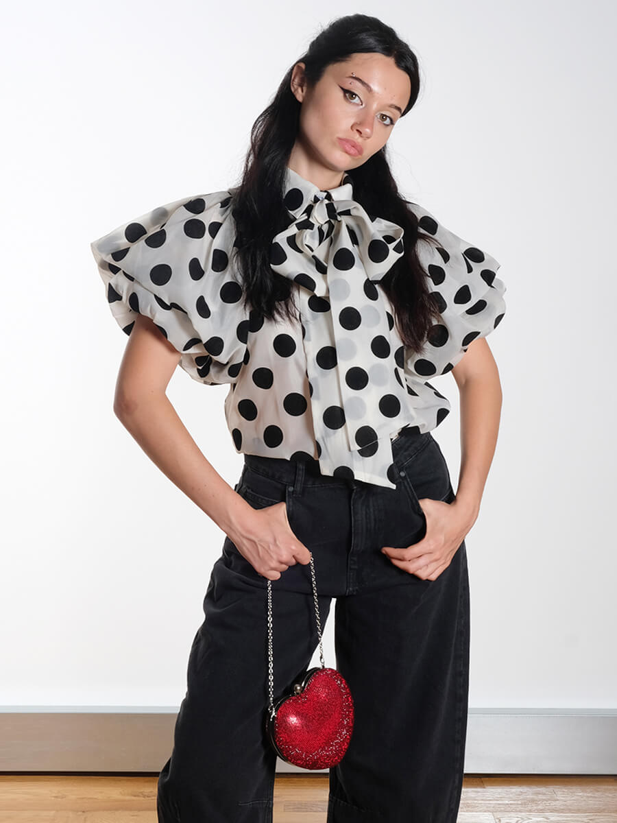 Hunkon - Bobby Shirt
Essentiel Antwerp - Interstellar Jeans - Black
Bukela - Joe Sandals - Black
Baum und Pferdgarten - Kenz Bag