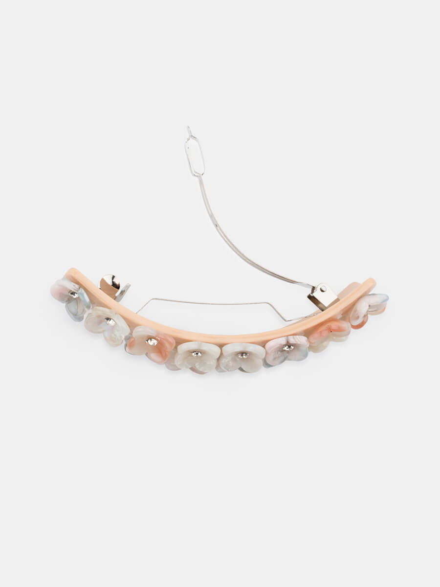 sui-ava-i-can-buy-myself-flowers-clip-beige