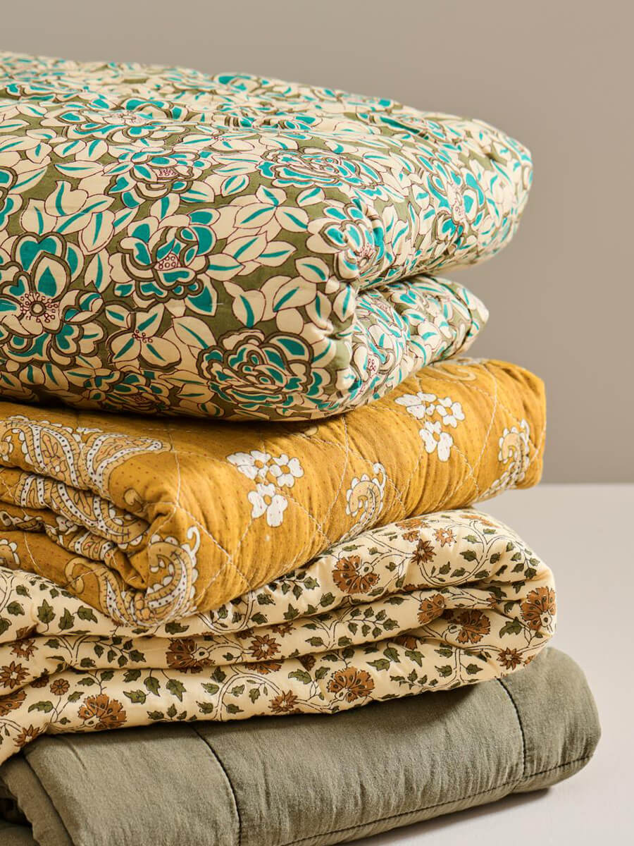 Ib Laursen Clara Quilt - 130 x 170 - Flowers & Turquoise Leaves