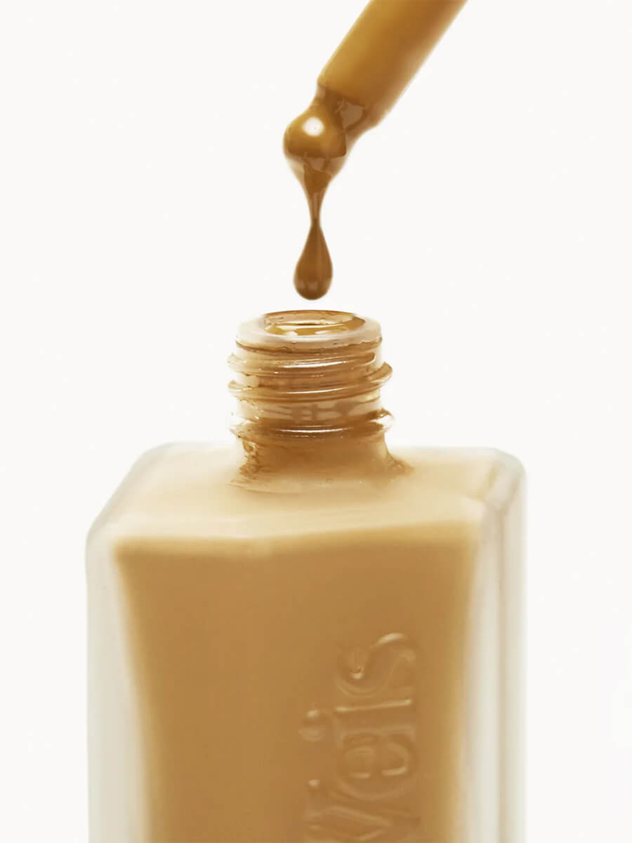Kjaer Weis Invisible Touch Liquid Foundation - D315_Dainty