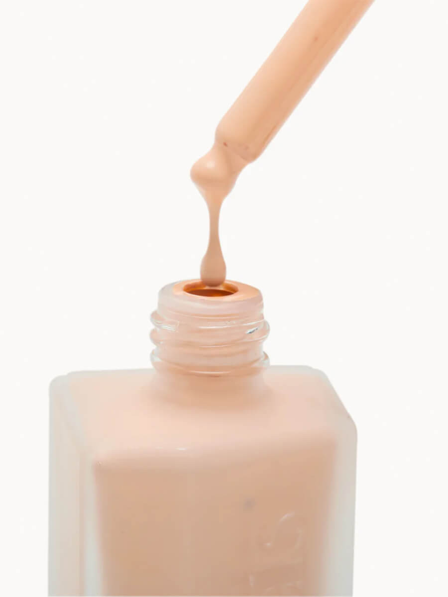 Kjaer Weis Invisible Touch Liquid Foundation - F118_Like Porcelain
