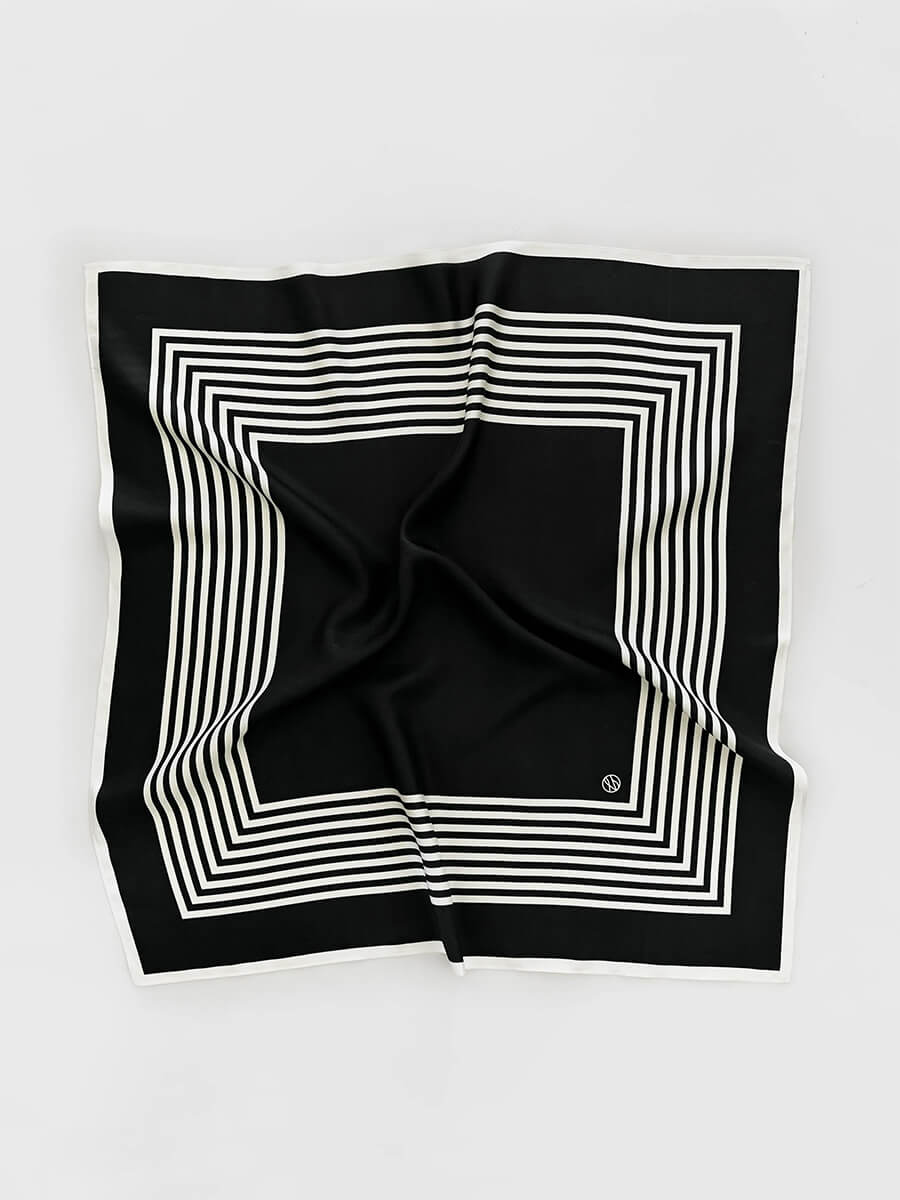 Le-Scarf-No.2-Black-_-Cream-65cm