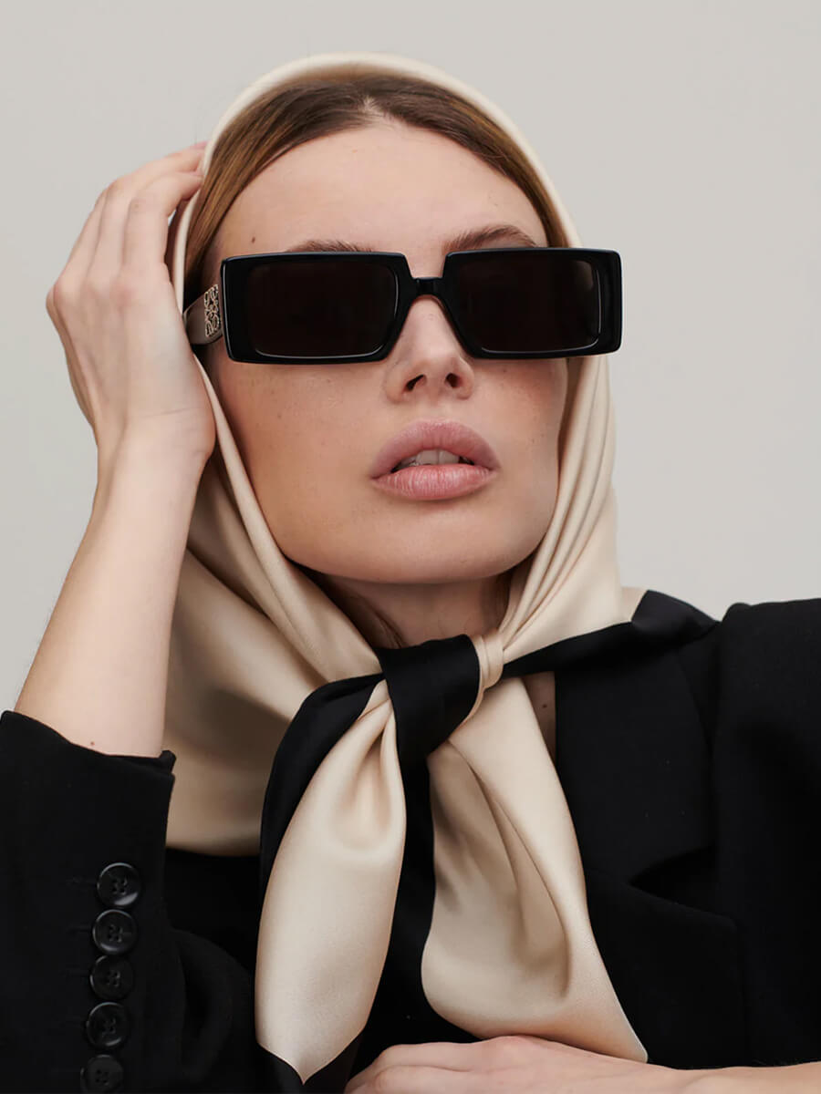 Le-Scarf-No.7-Sand-_-Black-80cm