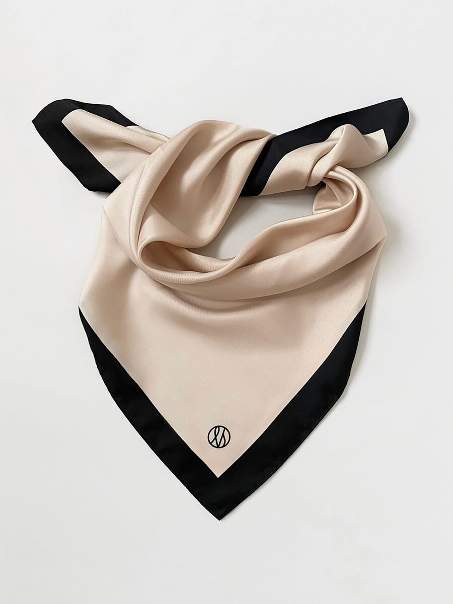 Le-Scarf-No.7-Sand-_-Black-80cm