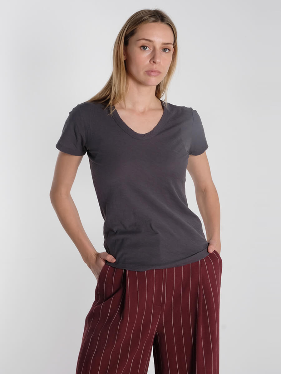 LeveteRoom-Any1CrewNeckT-shirt-BlackOystere_1_2722ffa3-ae73-4d17-b52e-08cdd1b8a6c3