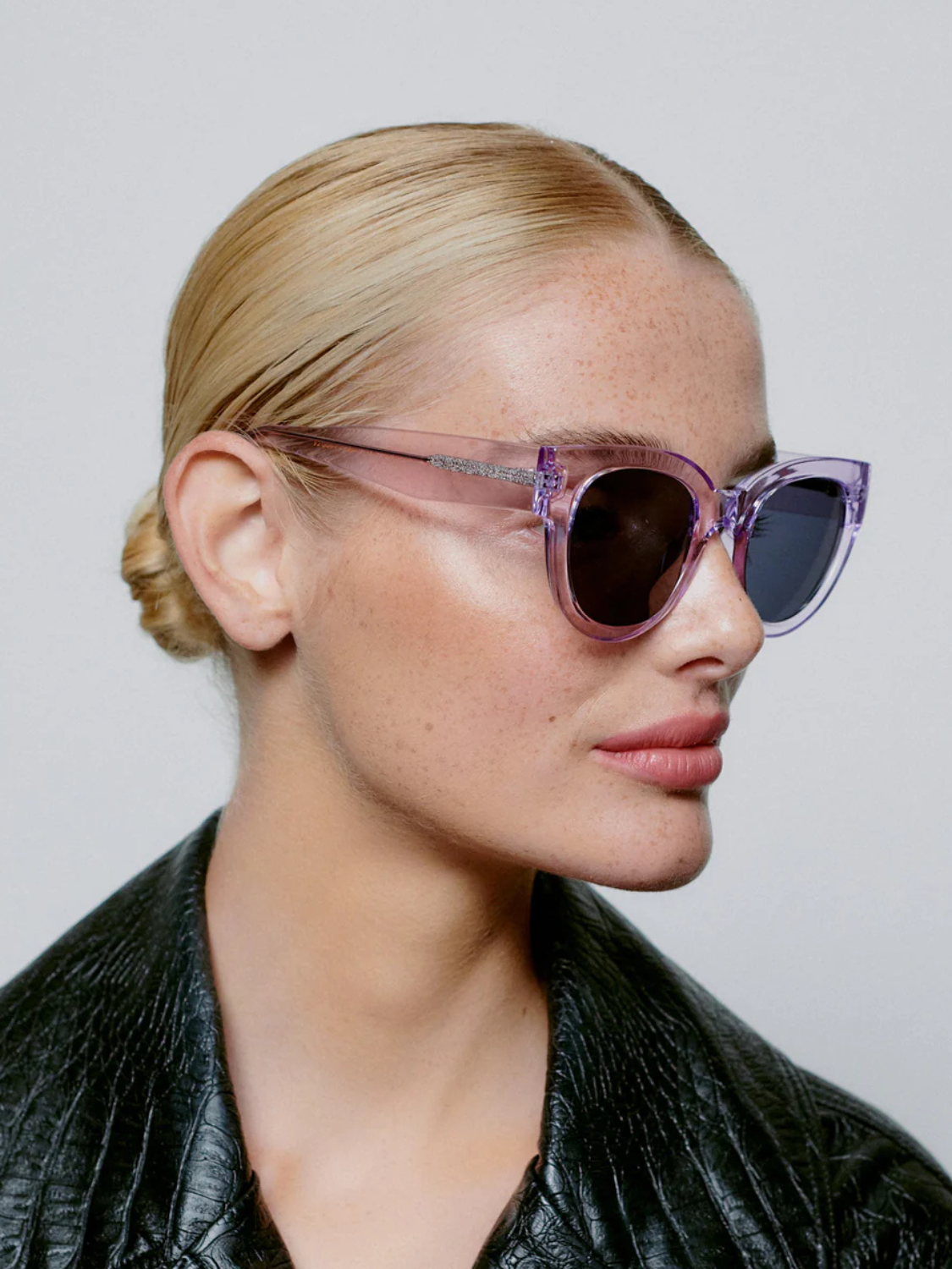 A.KJÆRBEDE Lilly Sunglasses - Lavender Transparent