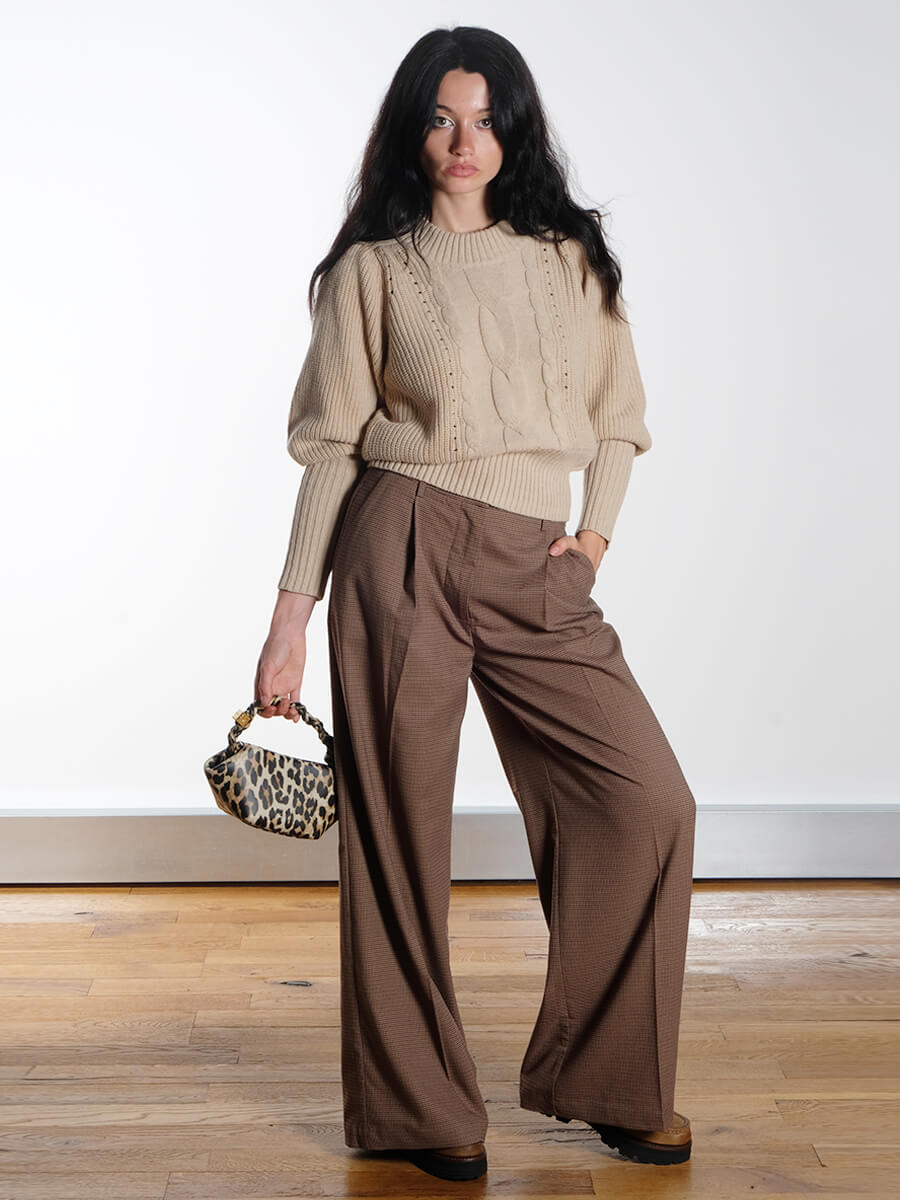 MUNTHE - Lupon Pants
MUNTHE - Lysta Knit - Sand
GANNI - Leopard Mini Ganni Bou Bag
Bukela - Sienna Shoes