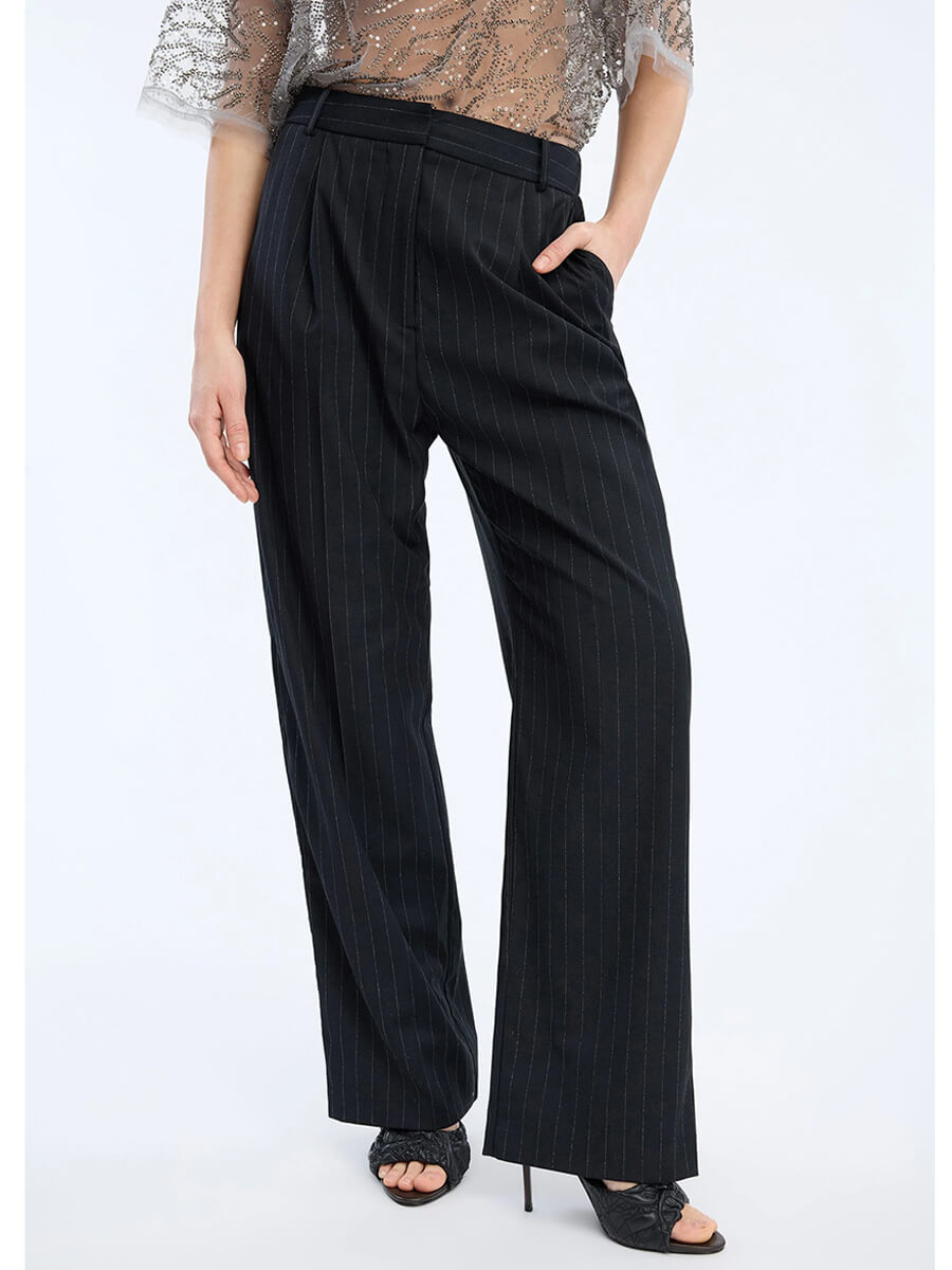 MUNTHE
Vanward Trousers - Navy