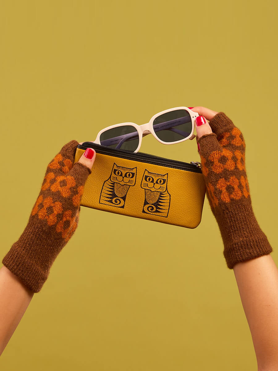 Mabel Sheppard Fingerless Mitten Gloves - Brown