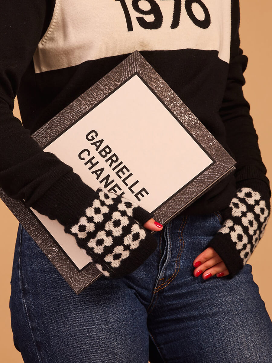 Mabel Sheppard Fingerless Mitten Gloves - Black/White