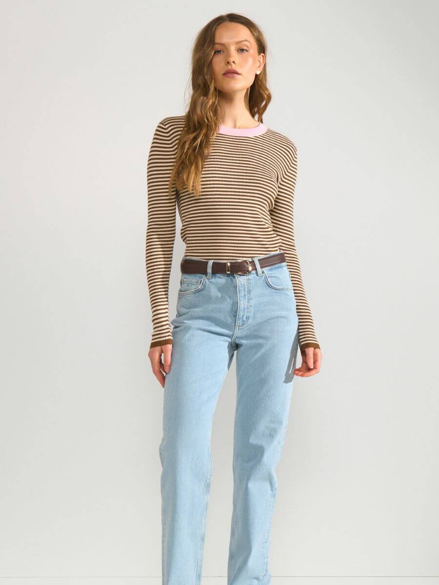 Numph - Filina Pullover - Dachshund. Brown/cream stripe with pink contrast neck. Styled with light wash Mom jeans and brown belt.