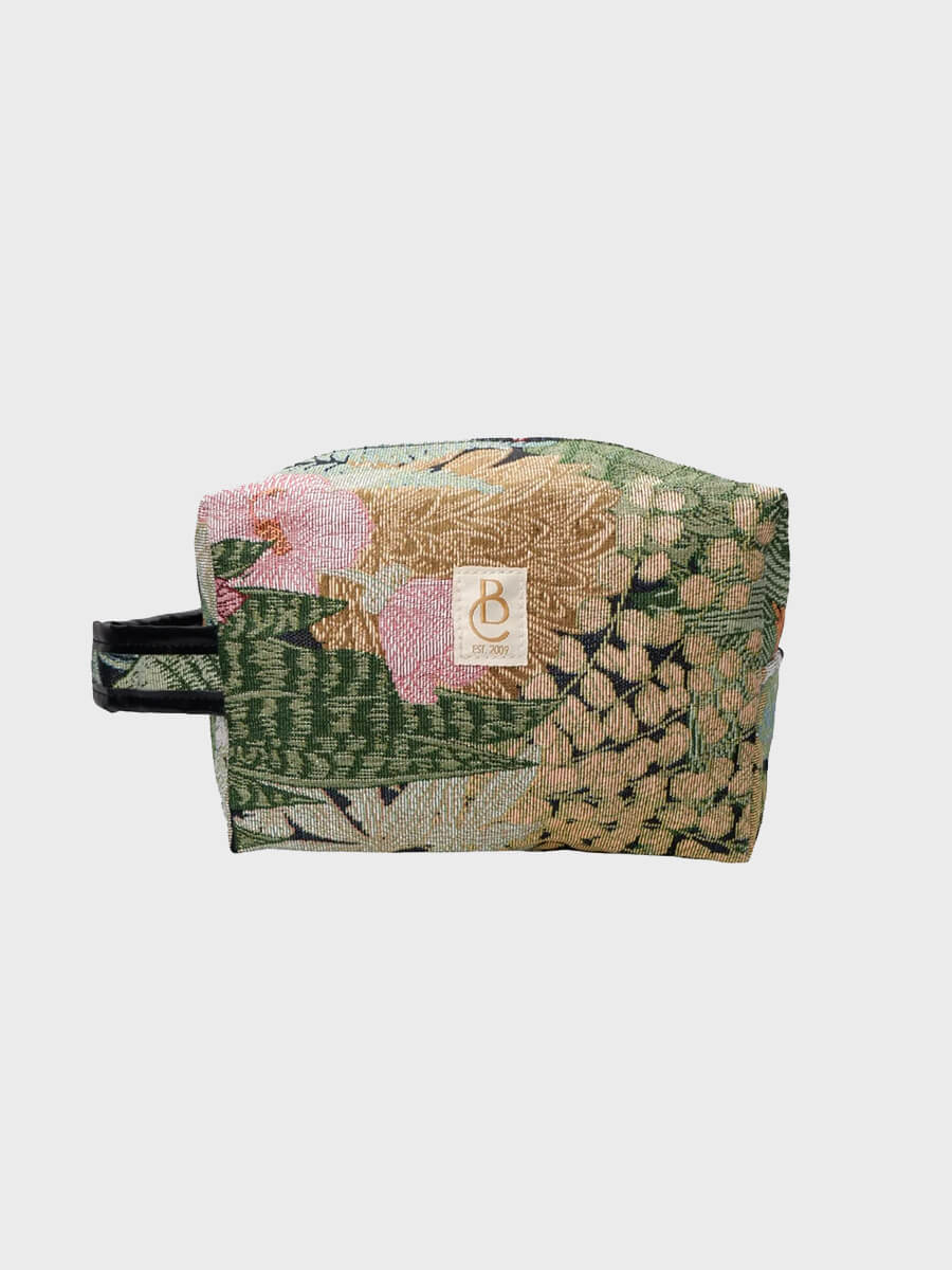 BLACK COLOUR
Nyla Washbag - Flower Forest
