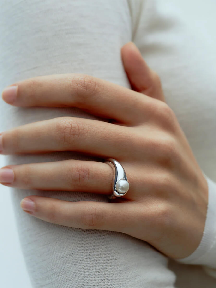Ragbag-Dualism-Freshwater-Pearl-Ring-Silver