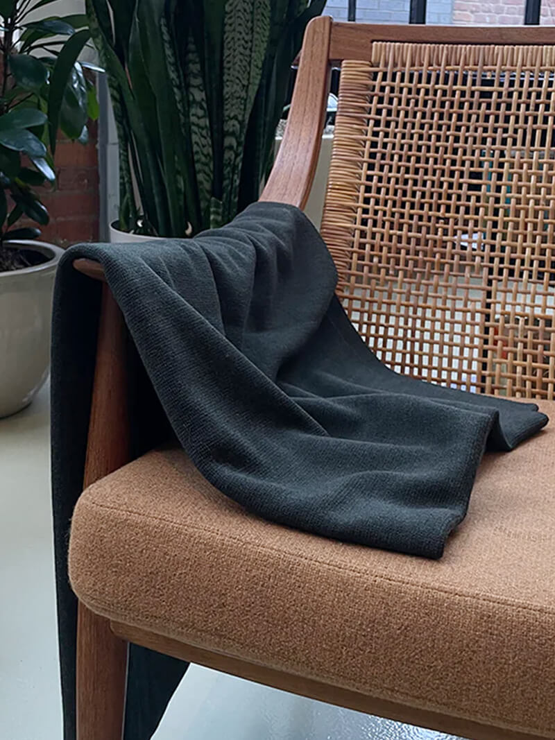 SIBIN LINNEBJERG
Merino Blanket - Dark Melange Green