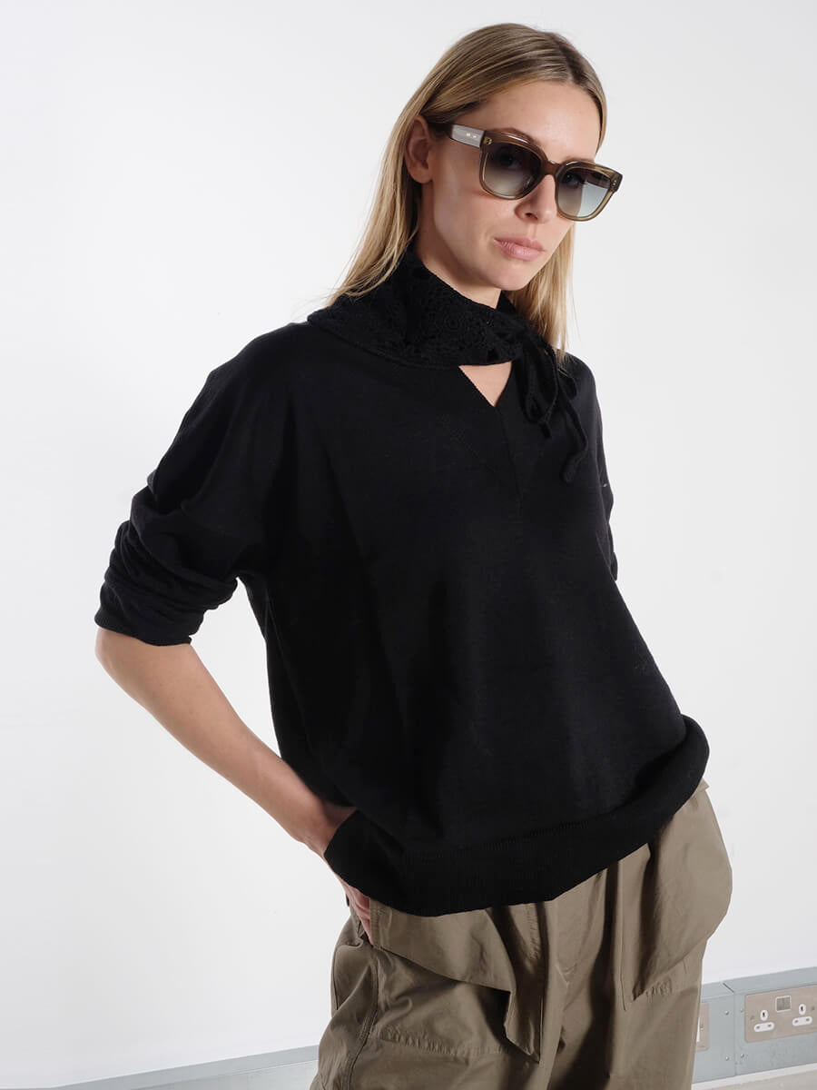 Sibin Linnebjerg - Carmen Jumper – Black Munthe - Unform Pants Bukela - Fadel Sandals