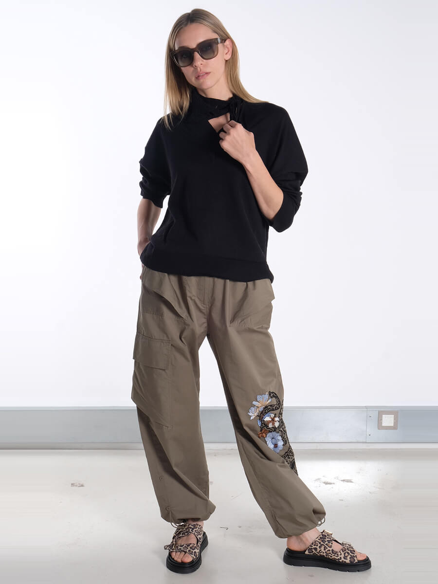 Sibin Linnebjerg - Carmen Jumper – Black Munthe - Unform Pants Bukela - Fadel Sandals