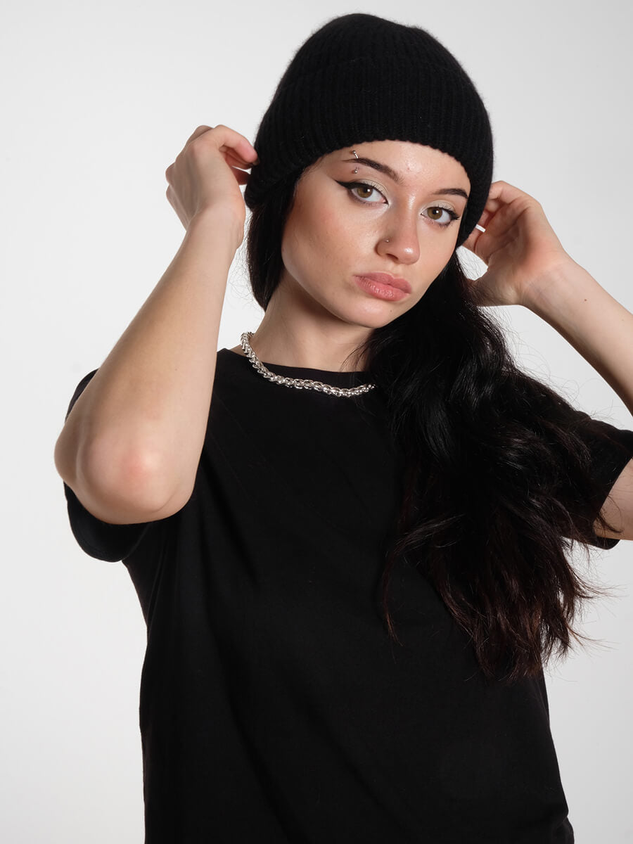 Sui Ava Cashmere Beanie - Black