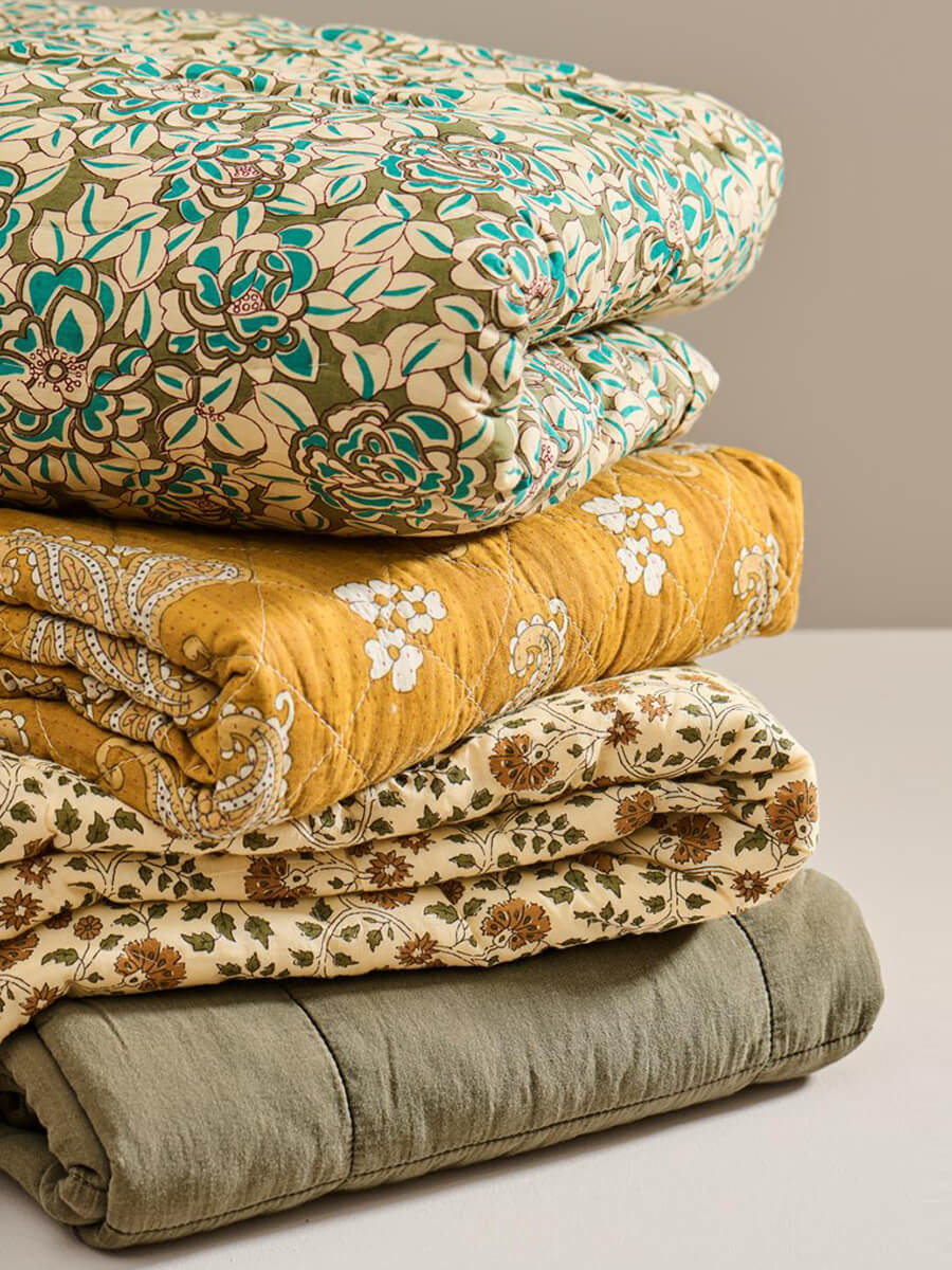 Vintage Quilt 130 x 180 - Mustard with Paisley Pattern