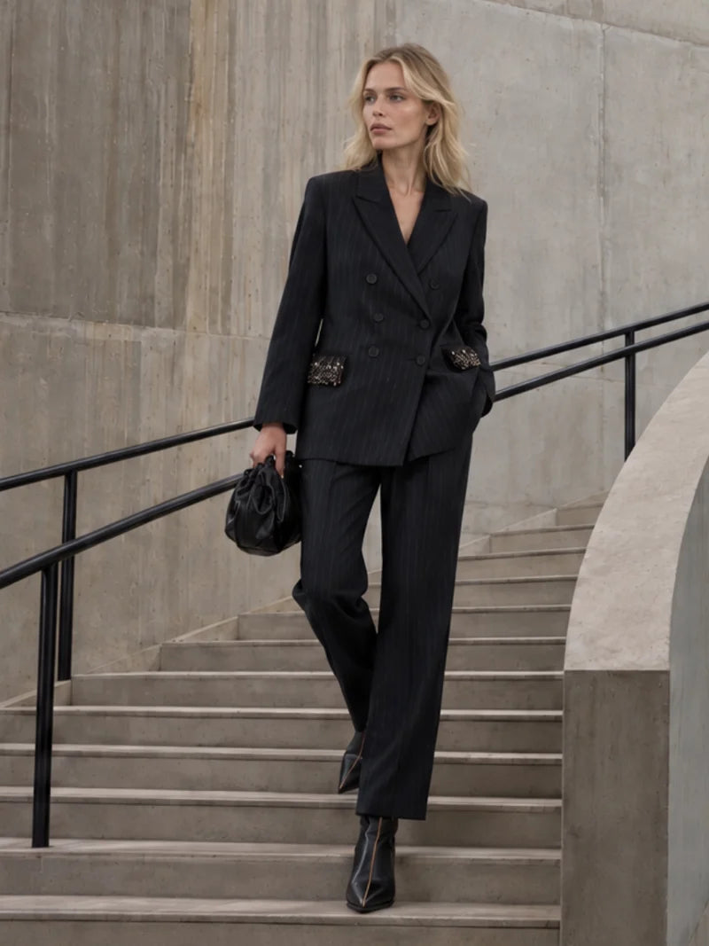 MUNTHE
Vanward Trousers - Navy