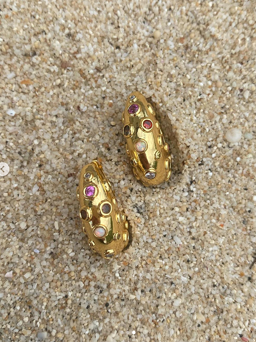 Anni Lu, Crystal Bay Hoop