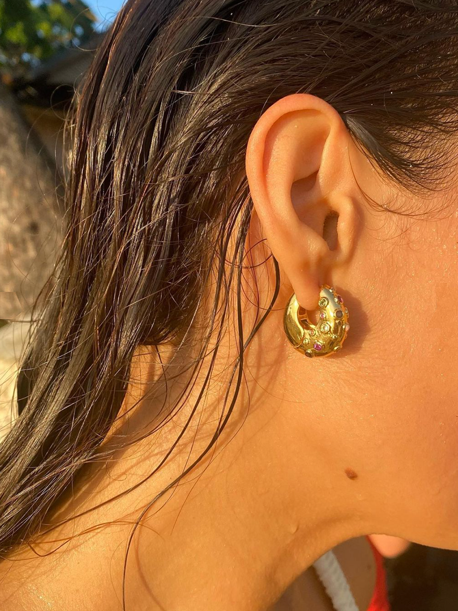 Anni Lu, Crystal Bay Hoop