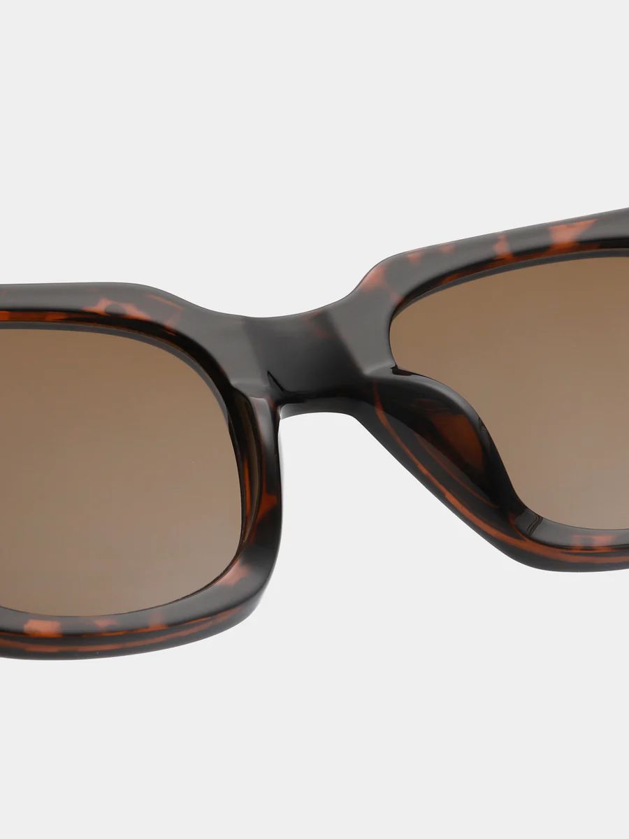 A.KJÆRBEDE - Nancy Sunglasses - Demi Tortoise