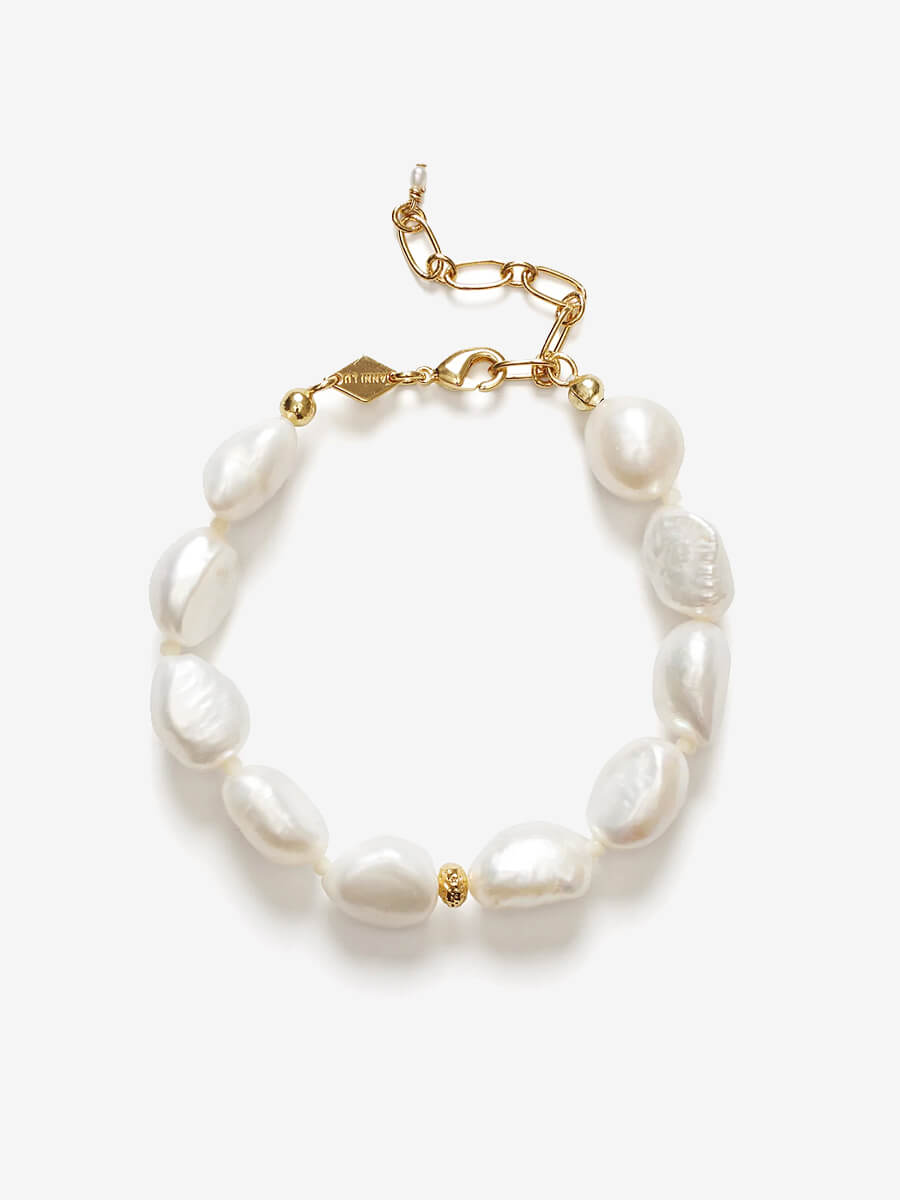 ANNI LU
Big Stellar Pearly Bracelet