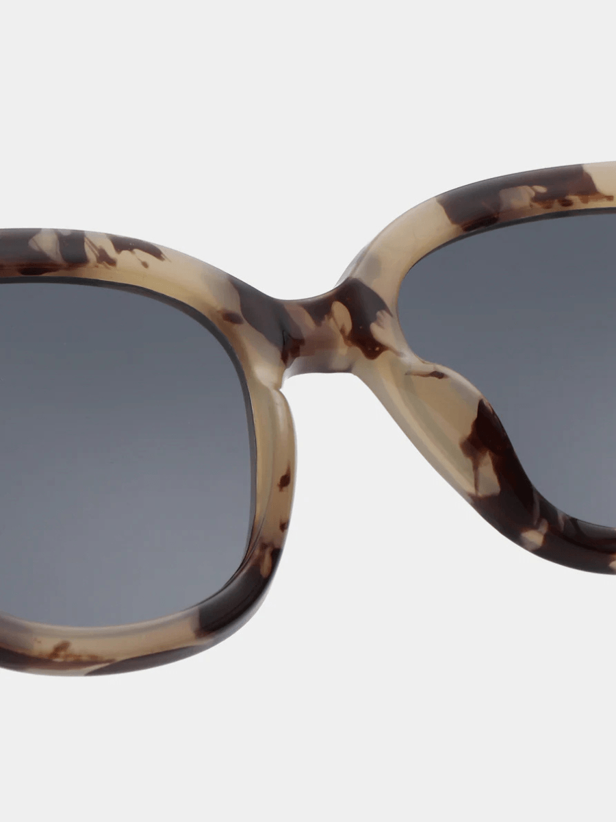 A.KJÆRBEDE Billy Sunglasses - Hornet