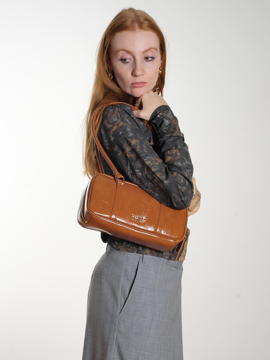 ESSENTIEL ANTWERP
Izodiac bag - Cinnamon Rufous