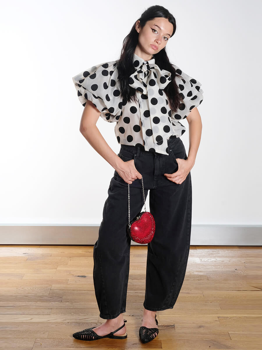 Hunkon - Bobby Shirt
Essentiel Antwerp - Interstellar Jeans - Black
Bukela - Joe Sandals - Black
Baum und Pferdgarten - Kenz Bag
