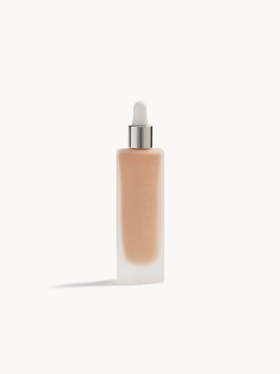 Kjaer Weis Invisible Touch Liquid Foundation - M222_Subtlety