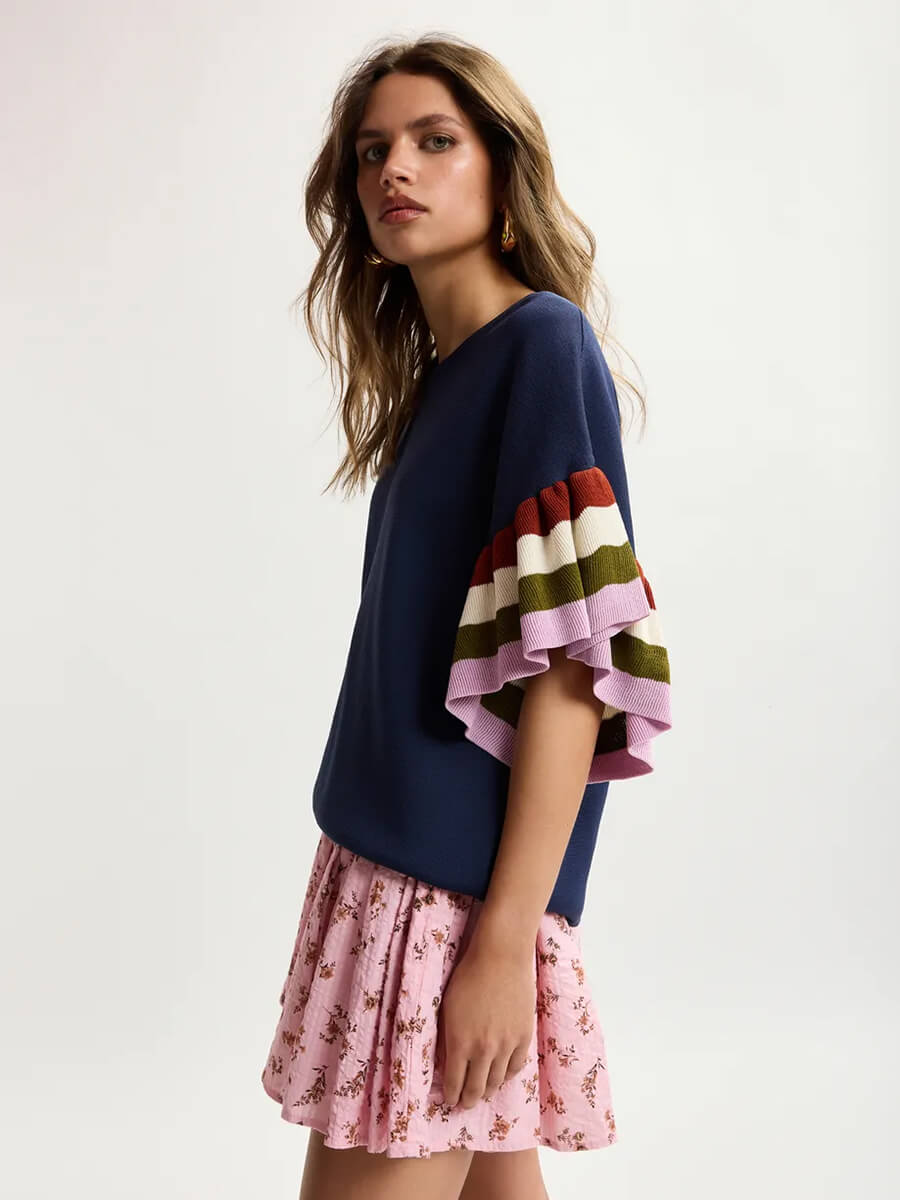 Essentiel Antwerp
Januari Knitted Top - Navy Multi