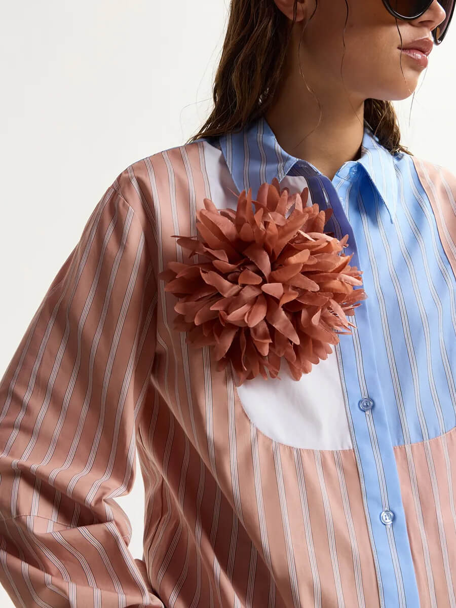 ESSENTIEL ANTWERP
Jortensia Brooch - Terracotta