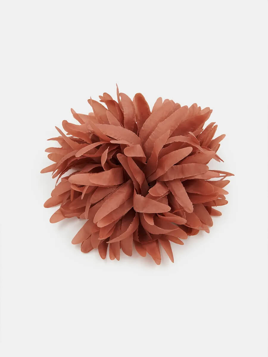 ESSENTIEL ANTWERP
Jortensia Brooch - Terracotta