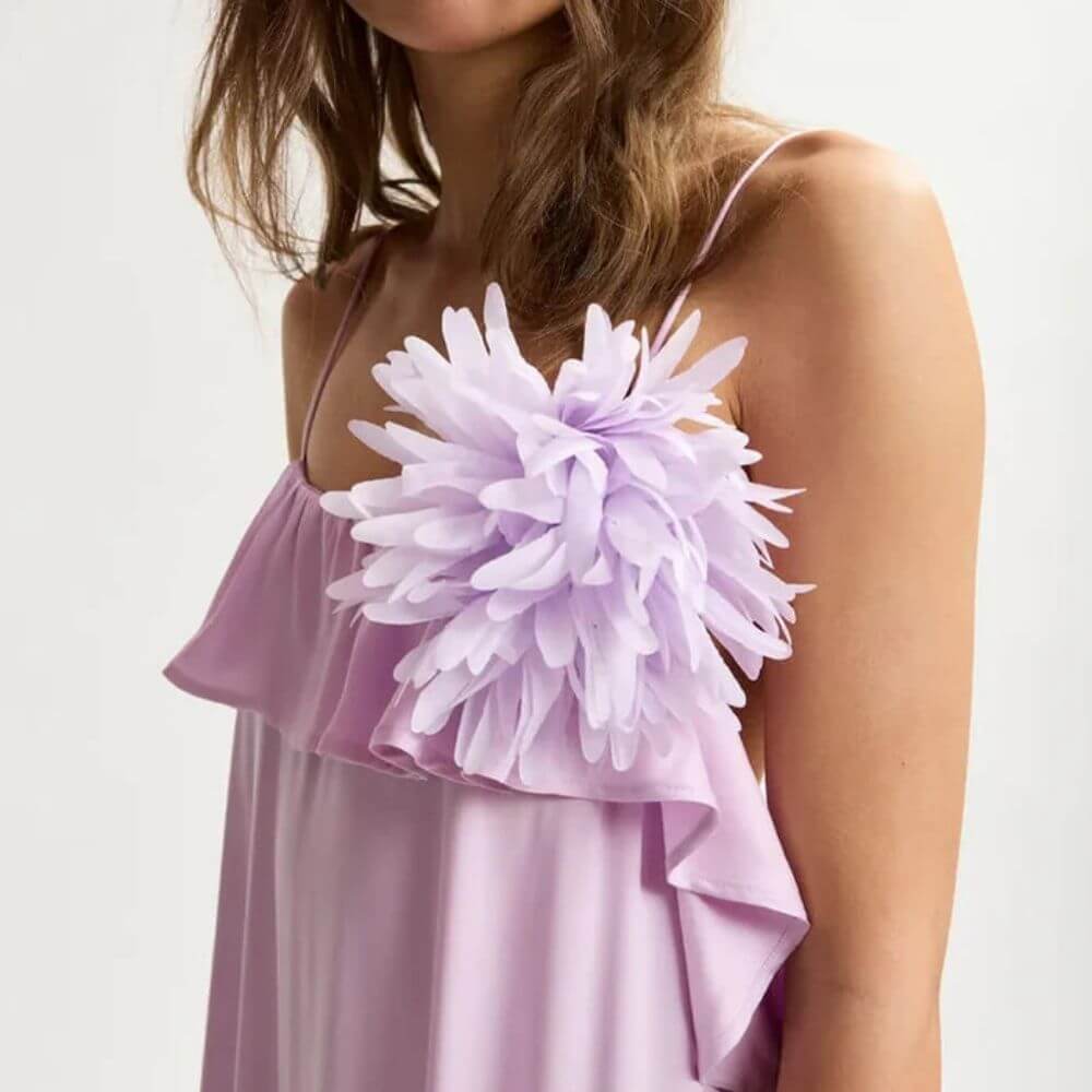ESSENTIEL ANTWERP
Jortensia Brooch - Violette