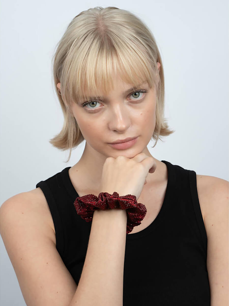 SUI AVA Kelly Crystal Scrunchie Bordeaux