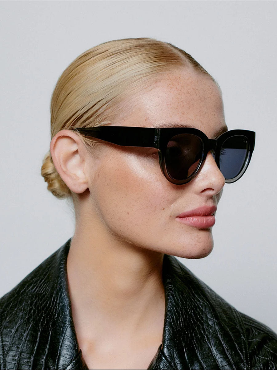 A.KJÆRBEDE
Lilly Sunglasses - Black/Grey Transparent