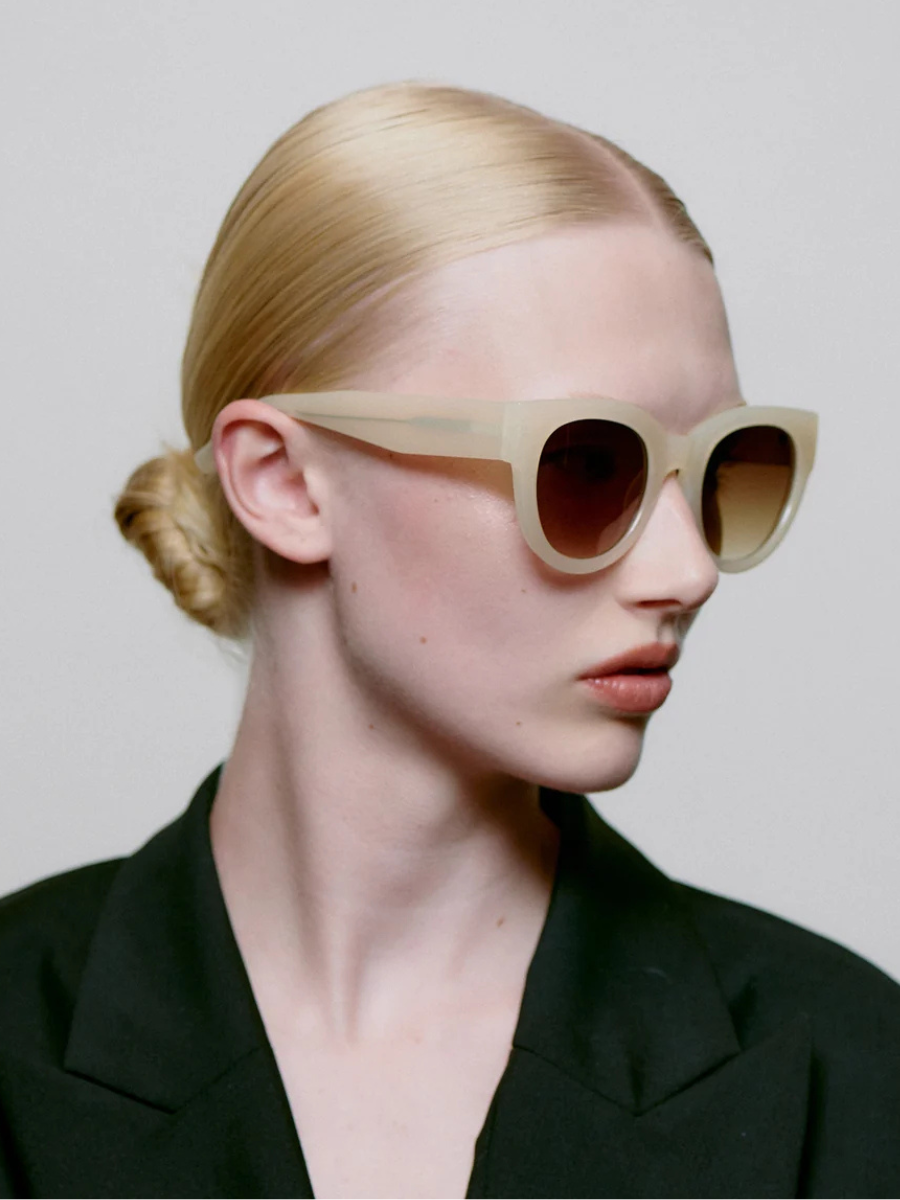 A.Kjærbede Lilly Sunglasses - Cream Bone