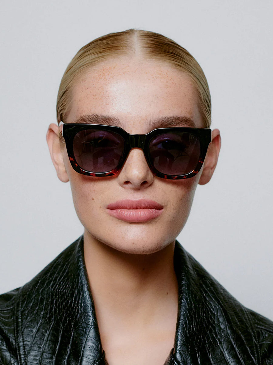 A.KJÆRBEDE - Nancy Sunglasses - Demi Tortoise