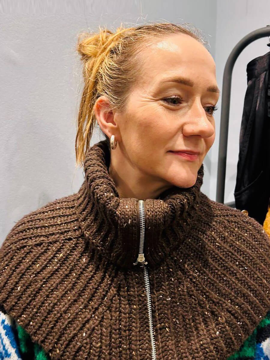 OBJECT
Jannie Knitted Neck Warmer