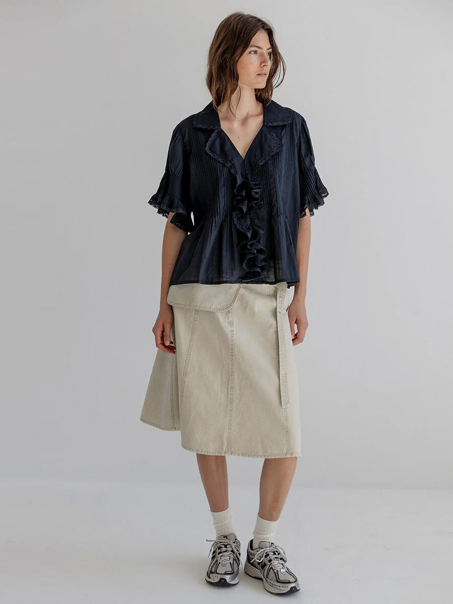 PROJECT AJ117
Gail Blouse - Black