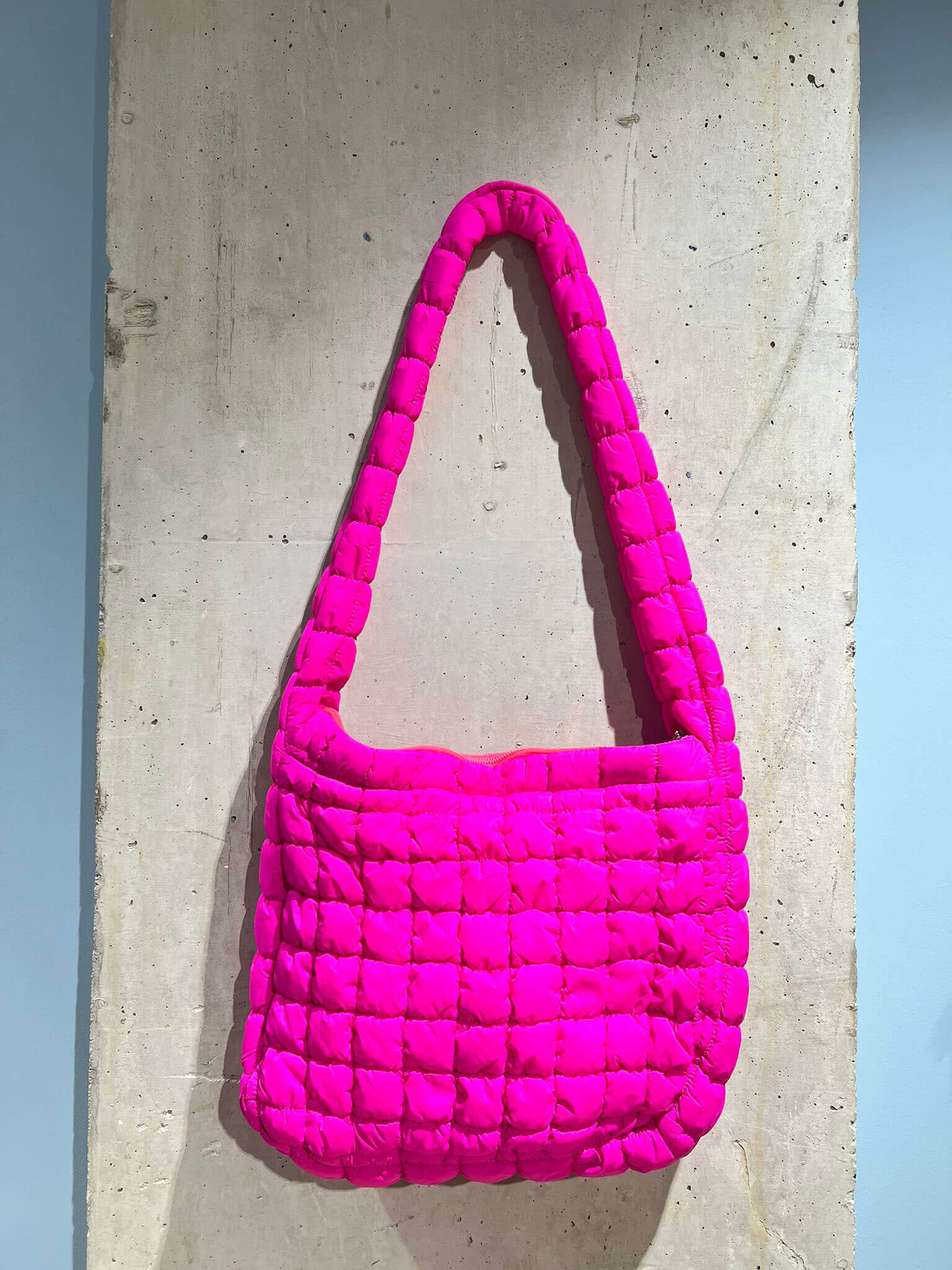 Quirkiness-Cloudy-Bag-Pink