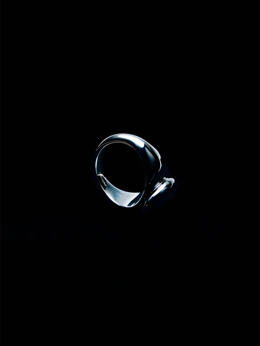 Ragbag-Dualism-Oval-Signet-Ring-Silver