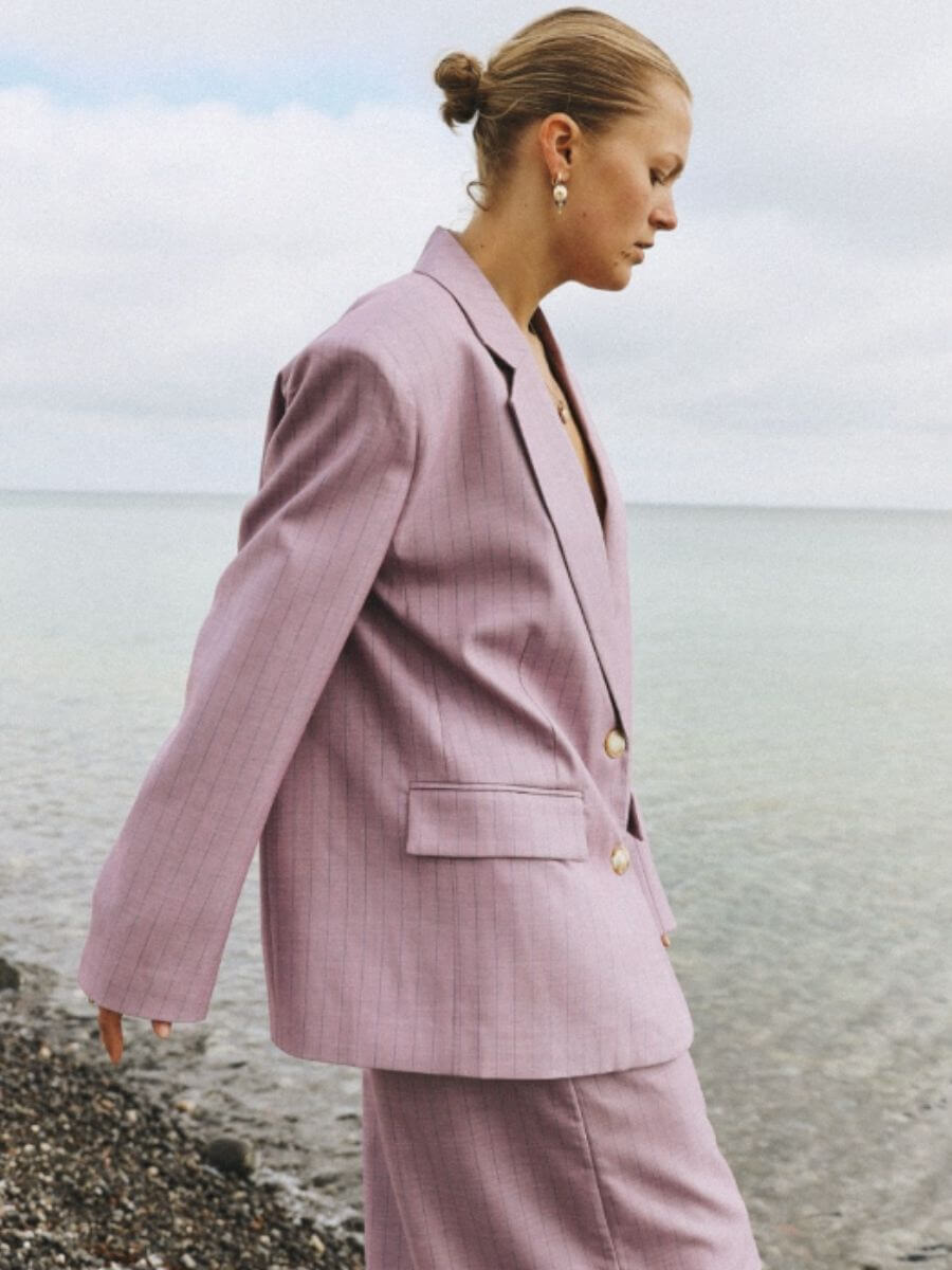 STELLA NOVA
Striped Oversized Blazer - Light